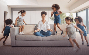 Aide à domicile été & rentrée : partir sereinement, c’est essentiel